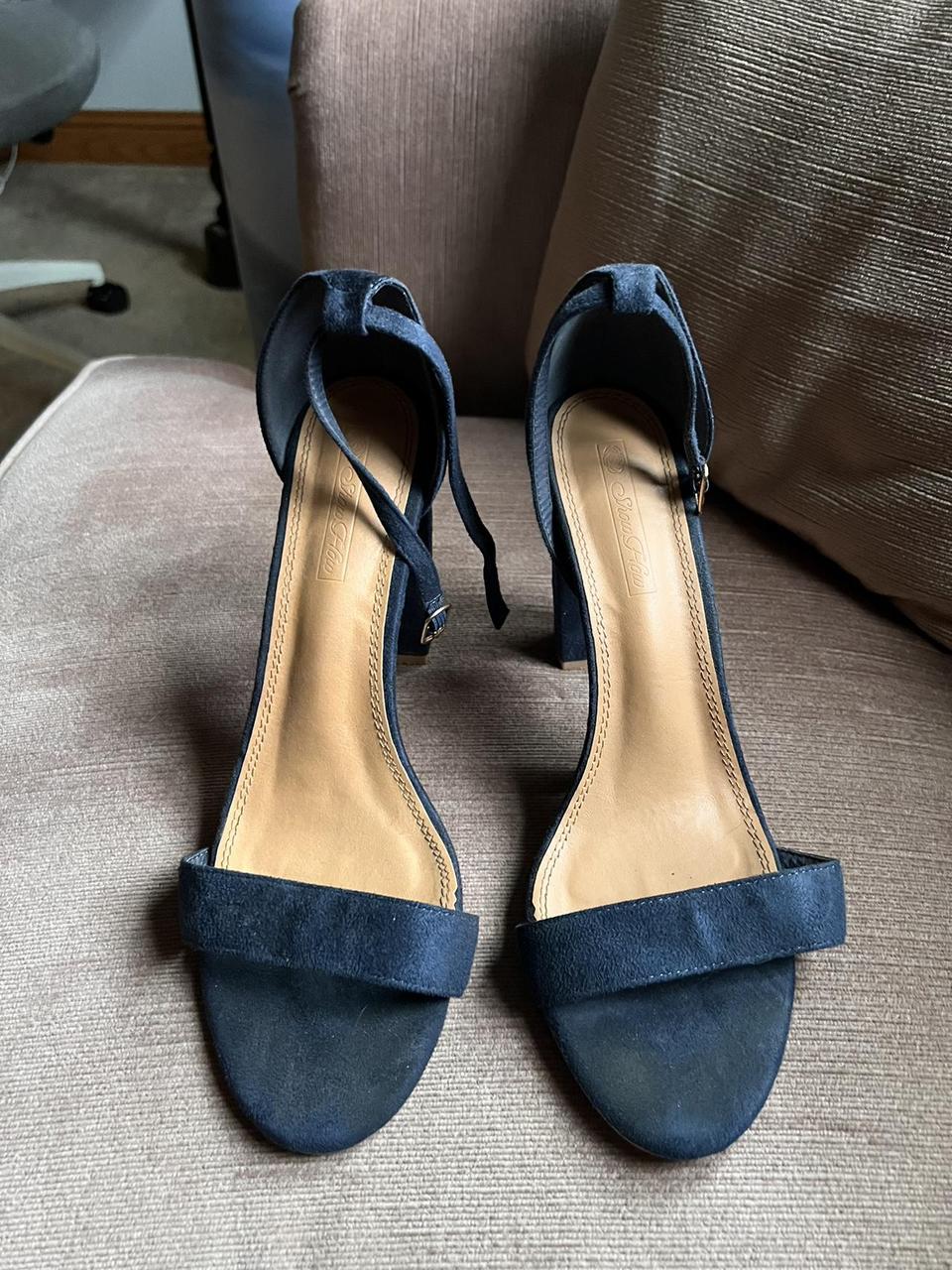 navy blue suede heels