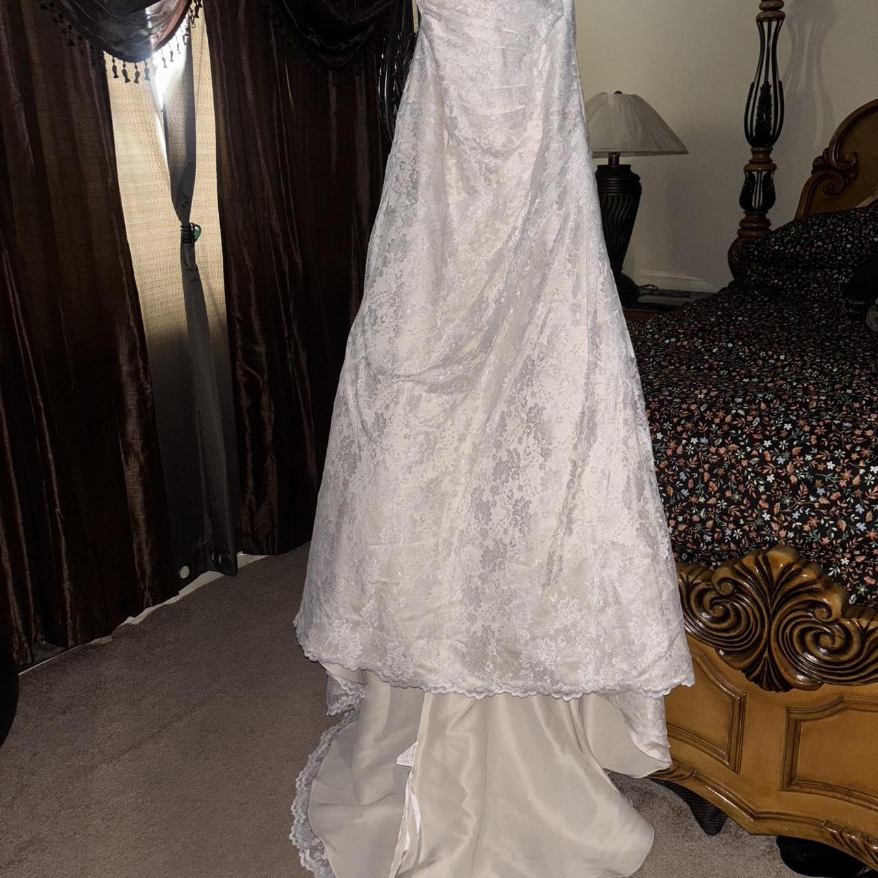 item listed by eliiizabethlopez