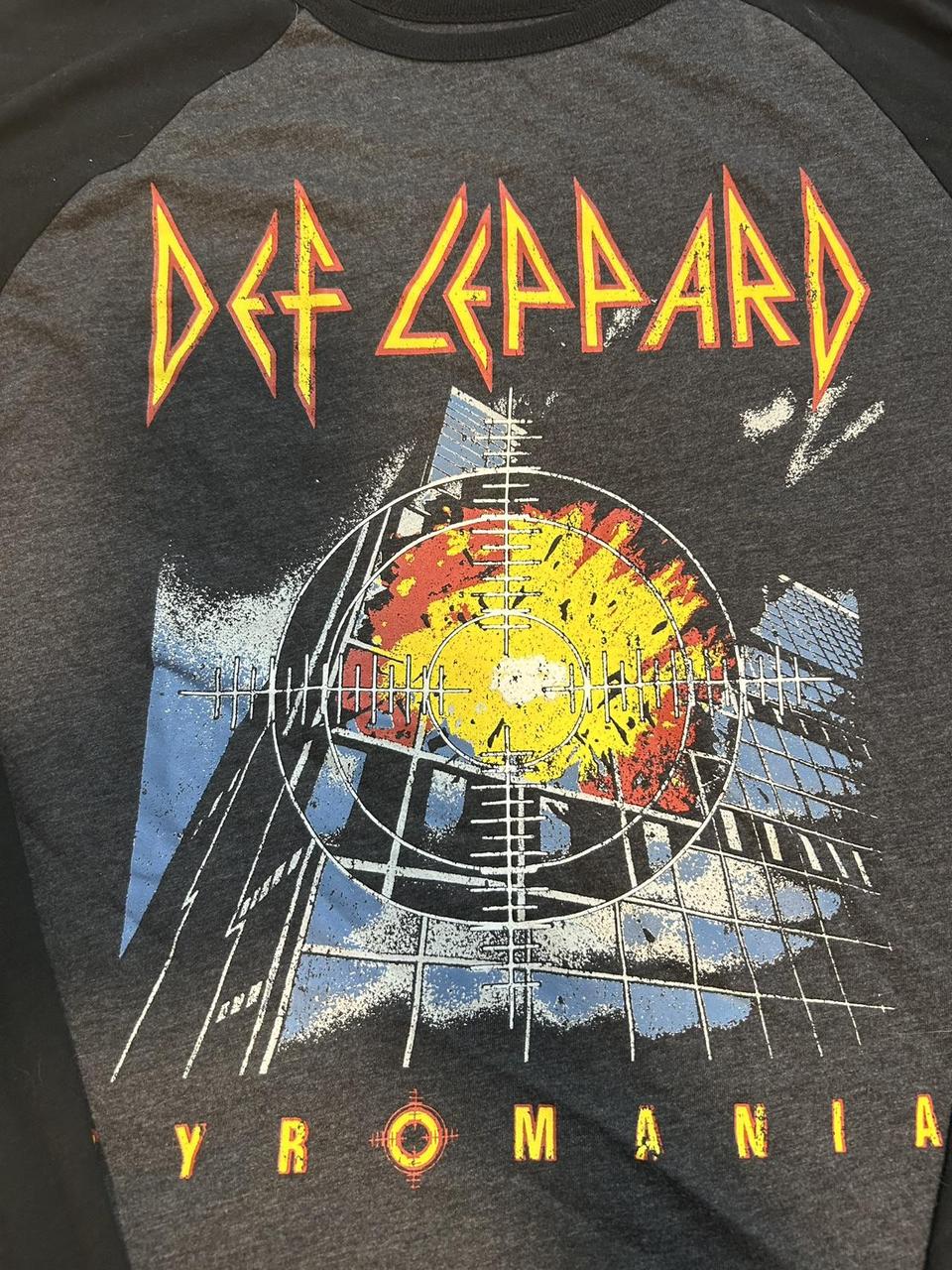 Men's T-shirt - Black/Grey - L – Def Leppard Pyro… - image 3