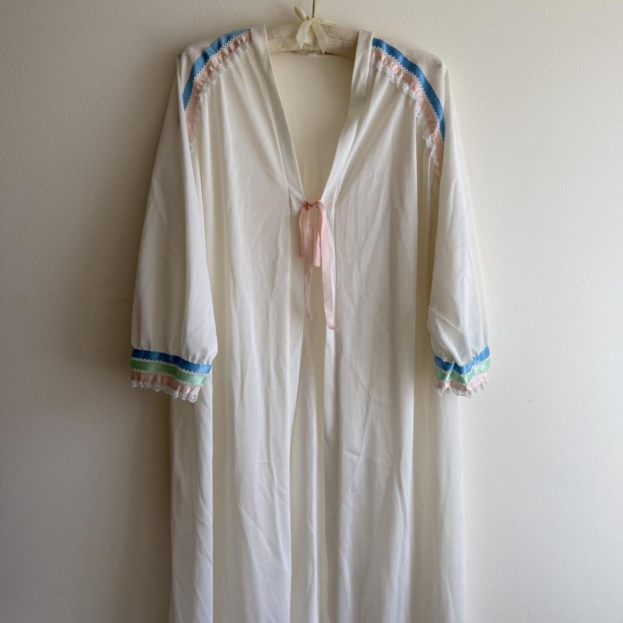 item listed by fawnvintage__