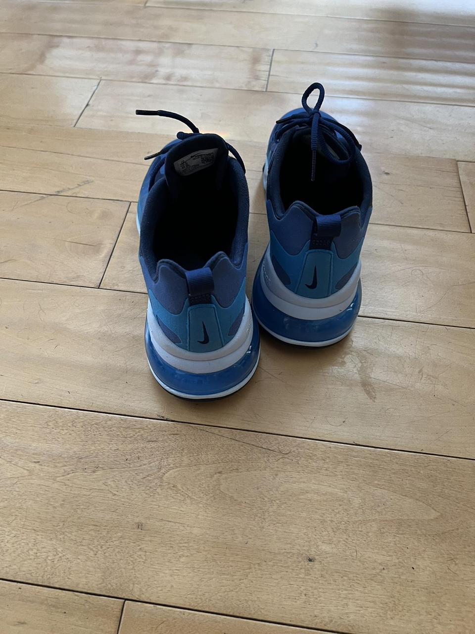 multicoloured nike 270