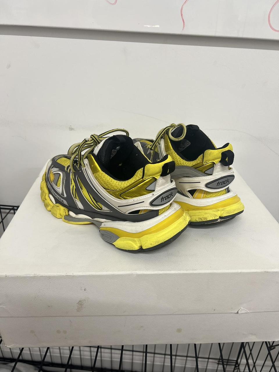 balenciaga speed trainer low mens yellow