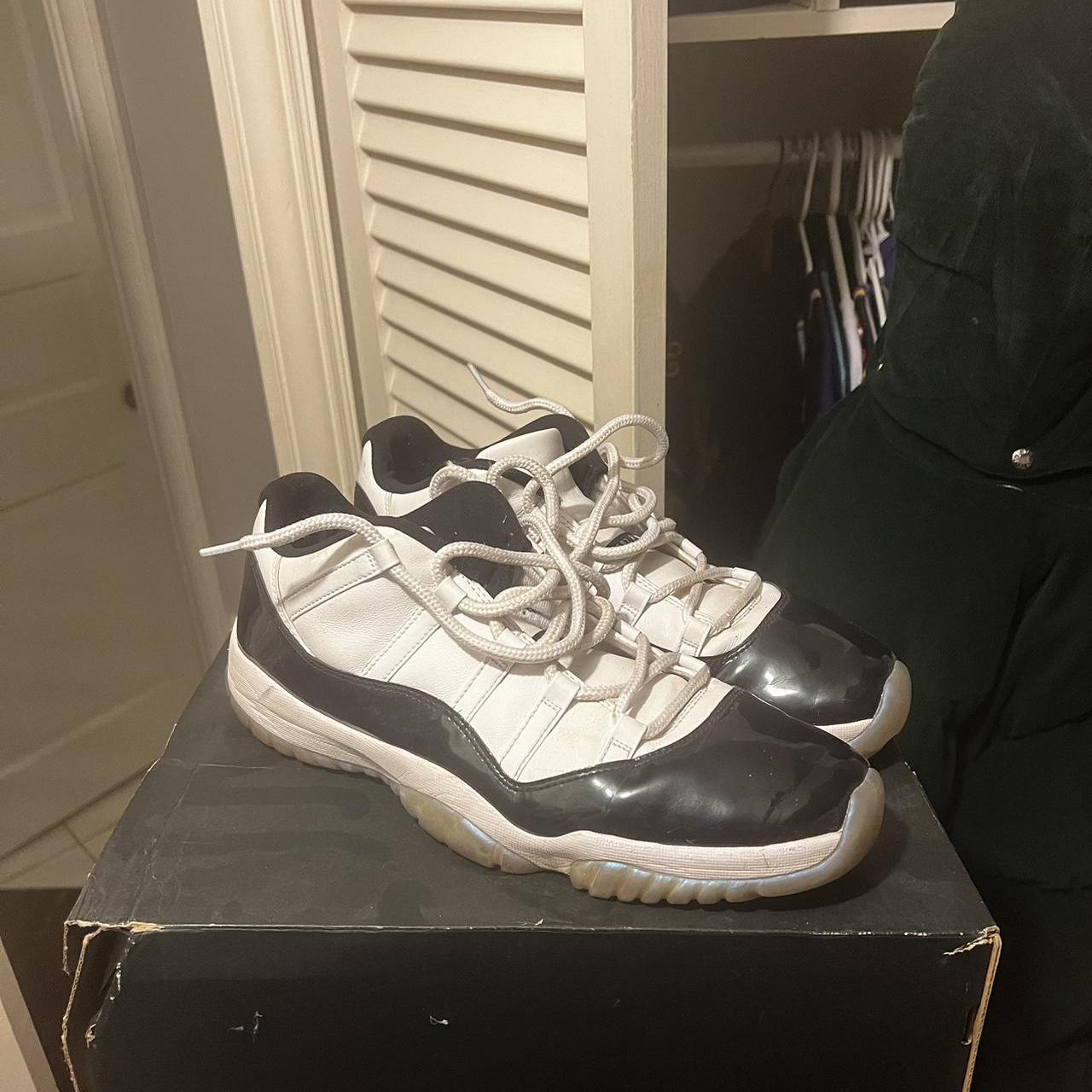 air jordan 11 emerald low