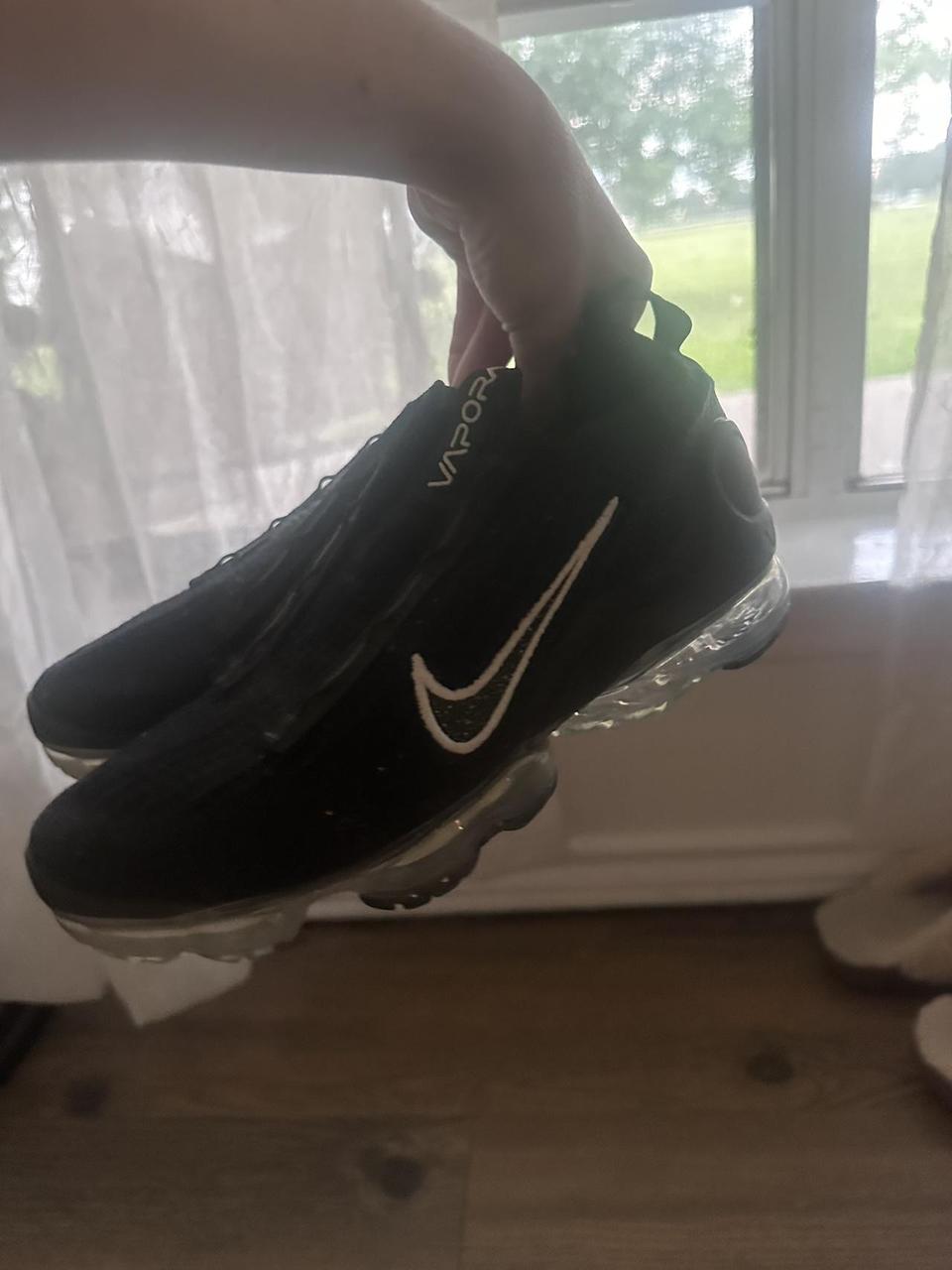 vapor air maxes black