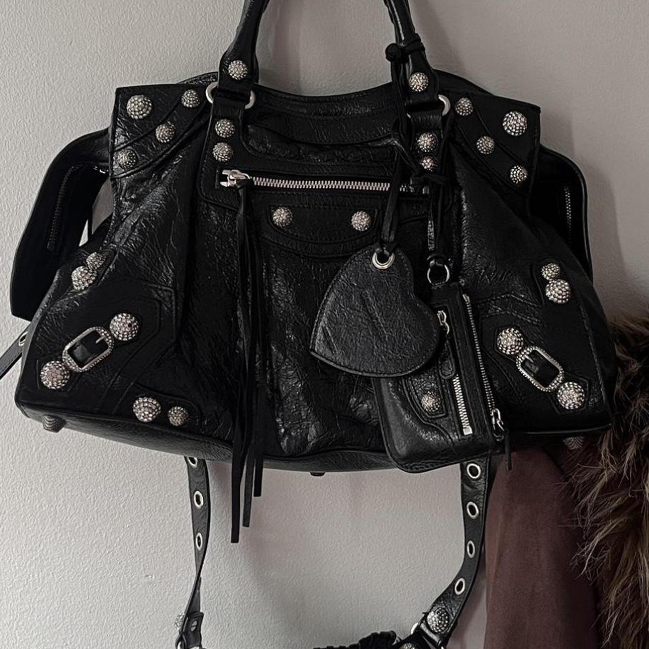 item listed by nicooscloset