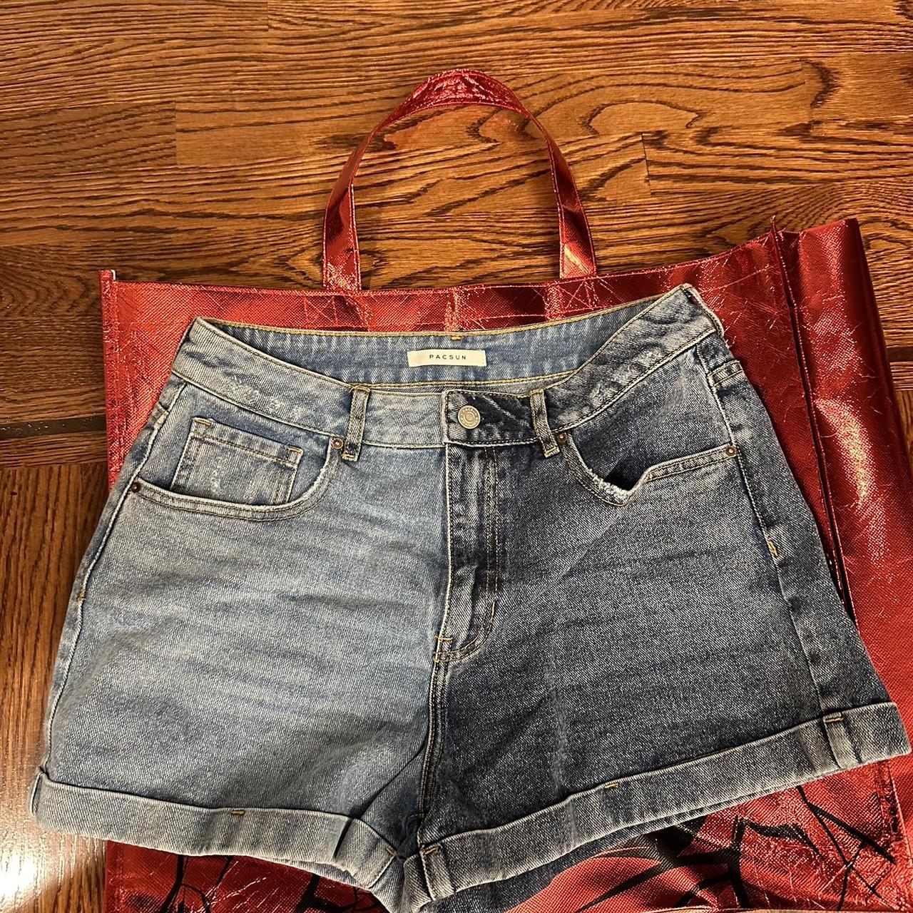 item listed by champagnemaminey