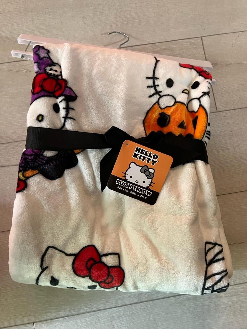 new-hello-kitty-blanket-hello-kitty-halloween-depop