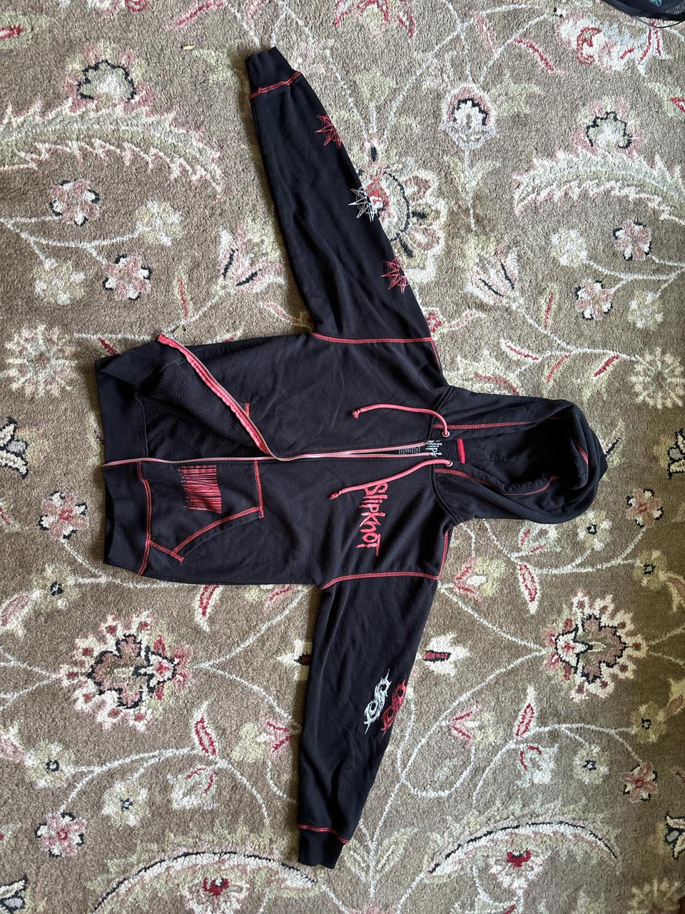 Hot Topic Men's Hoodie Red/Black S – Small black and red