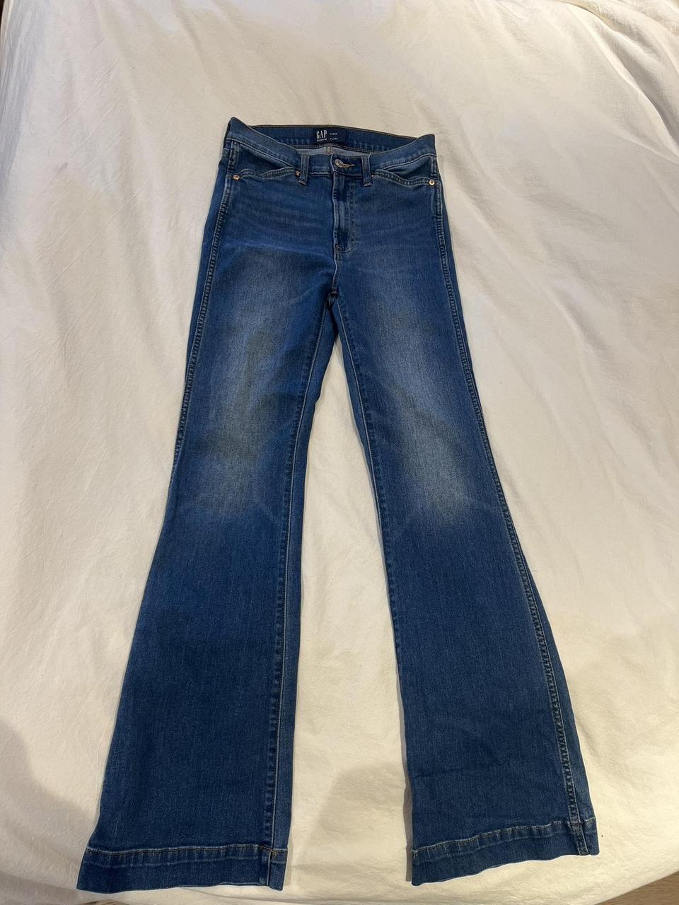 Gap High Rise Flare Jeans Super cute and flattering... - Depop