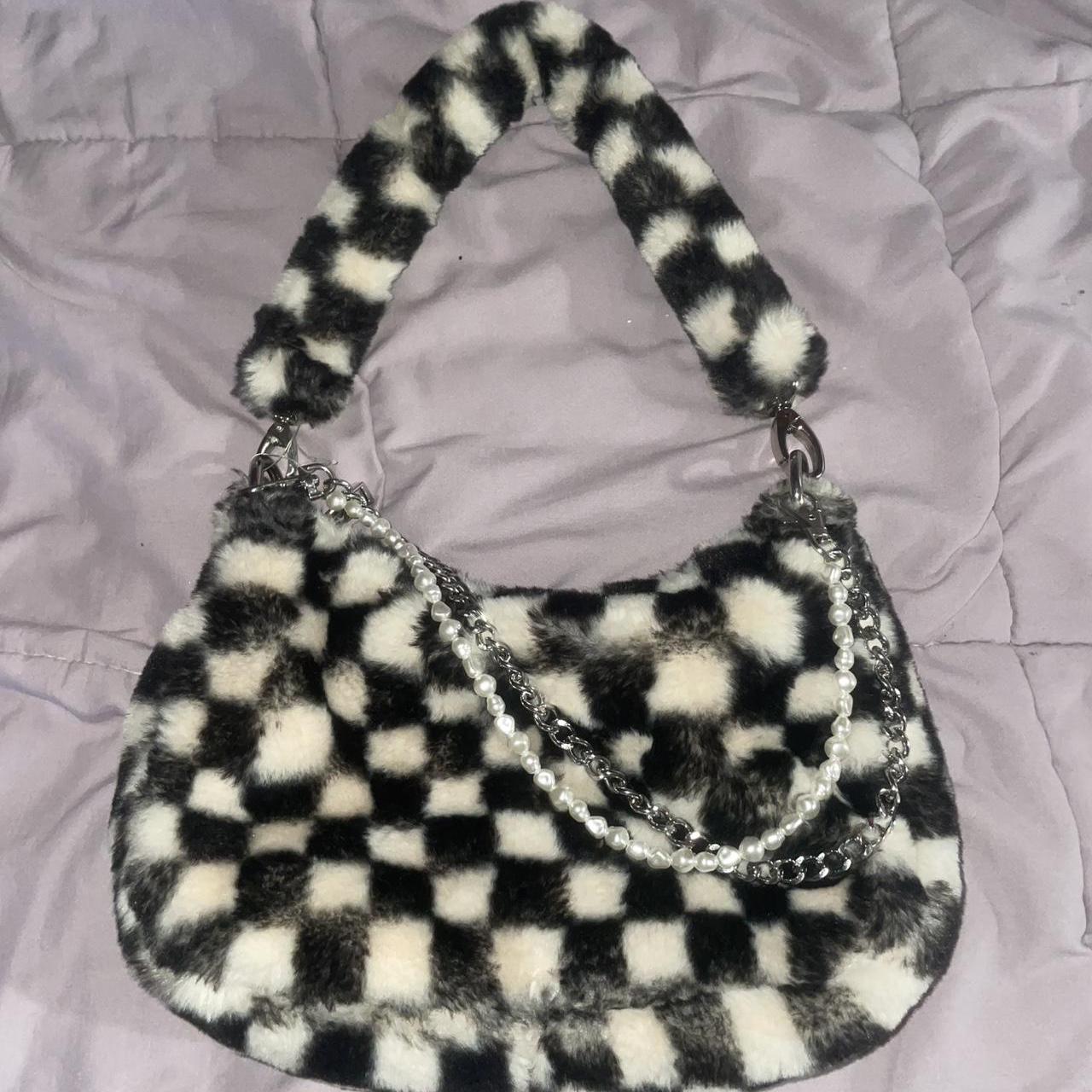 item listed by cherrykpoptart