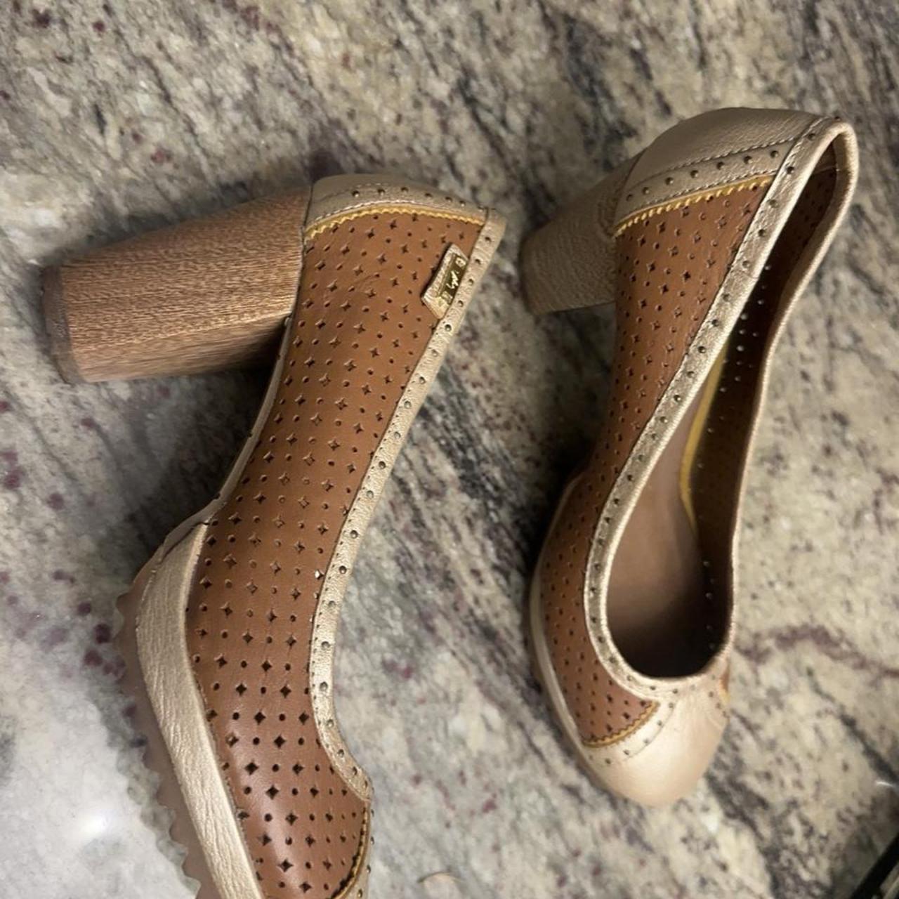 Velez women's tan and brown footwear