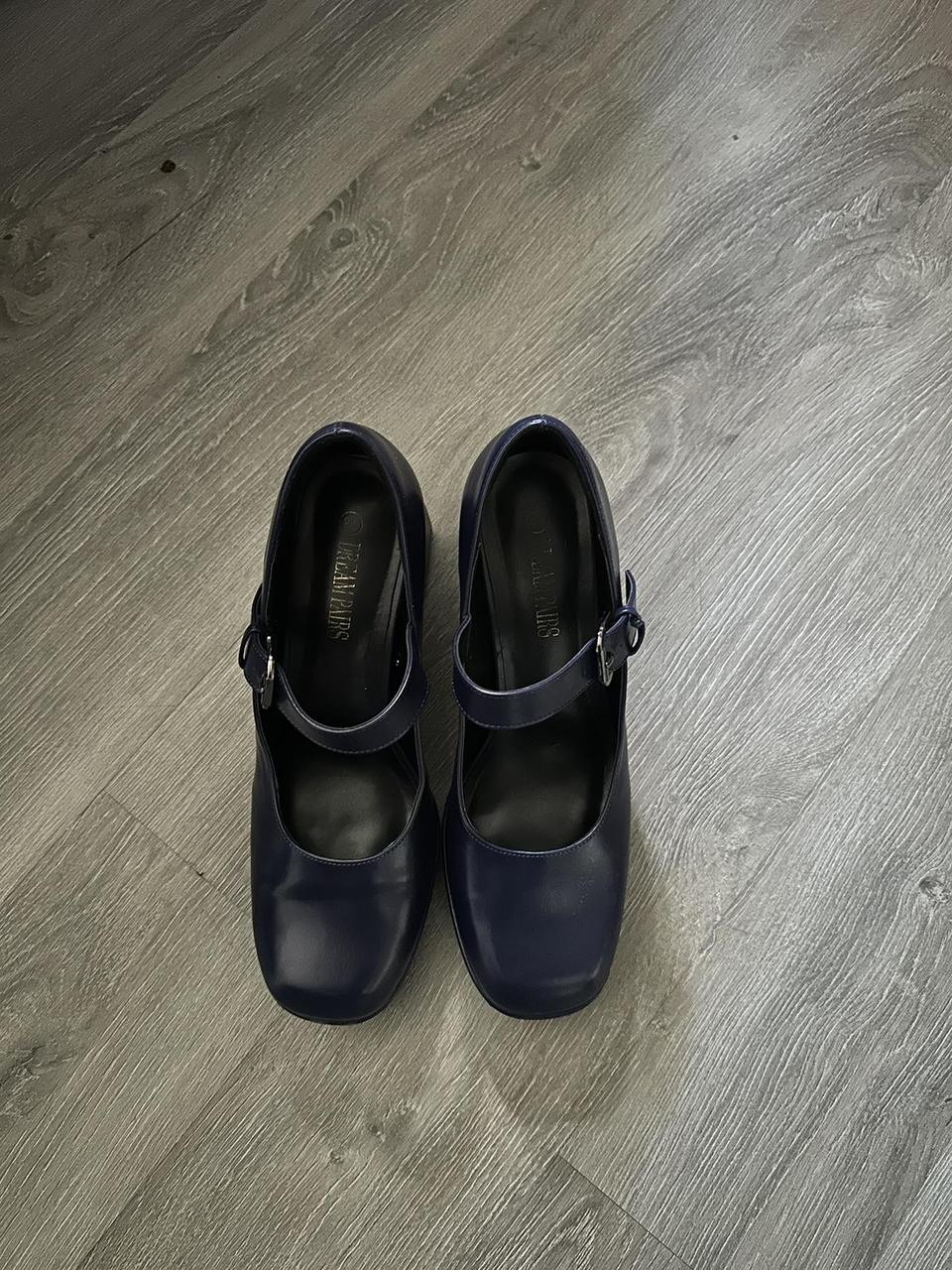black womens boots flat