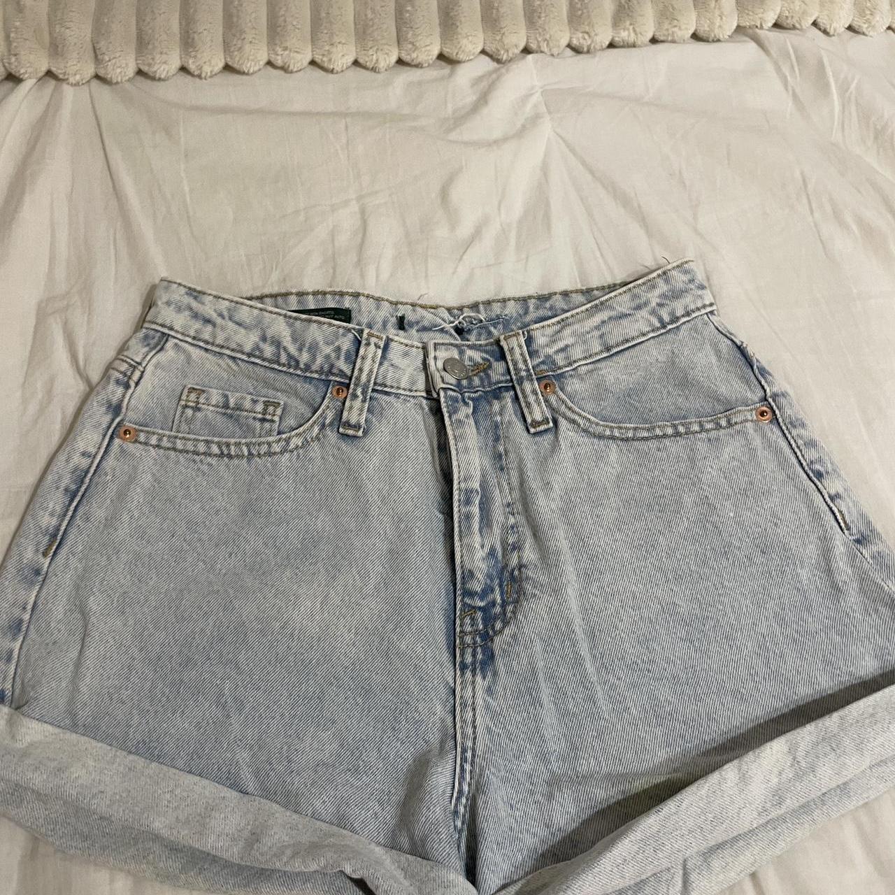 item listed by samimillan1011