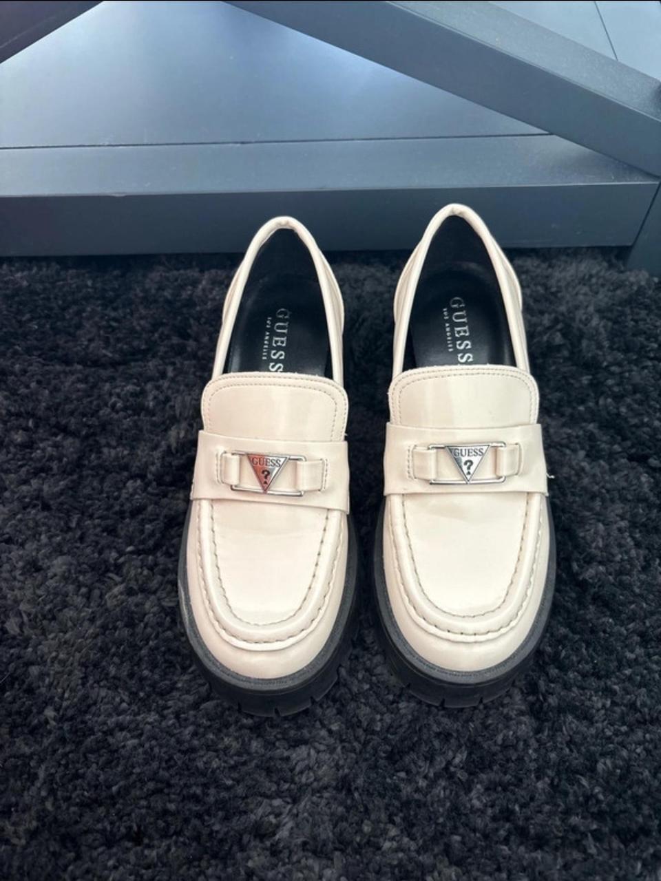 guess beige shoes