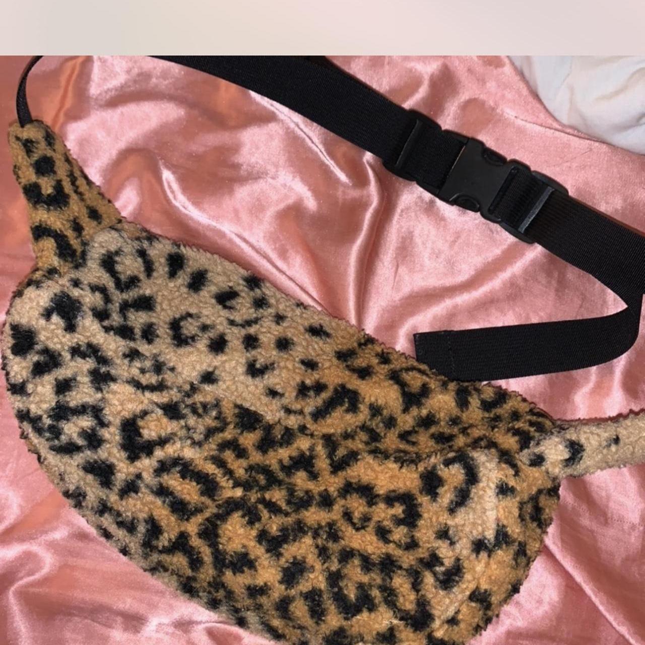 Supreme Fanny pack. Cheetah print and fuzzy🤎 real | Depop Supreme Fanny pack. Cheetah print and fuzzy🤎 real | Depop