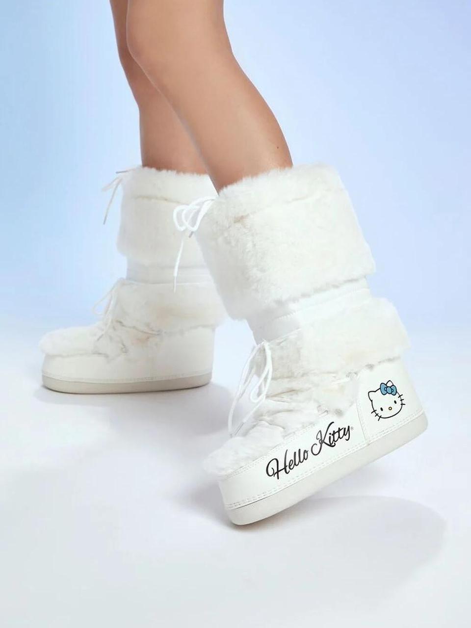 Hello Kitty Faux Fur Boots Forever 21 this pair of... Depop