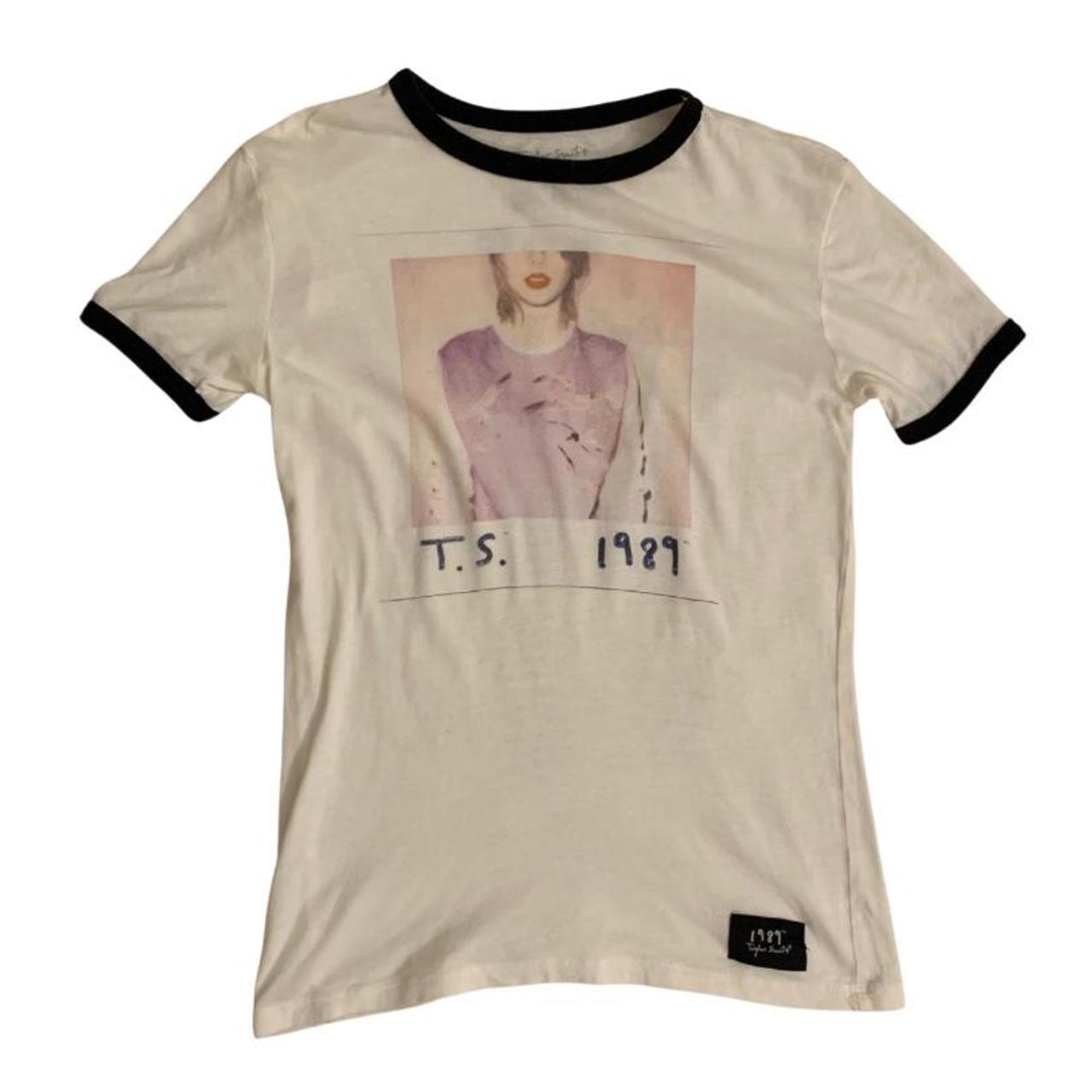 RARE taylor swift 1989 world tour shirt. size xs - Depop