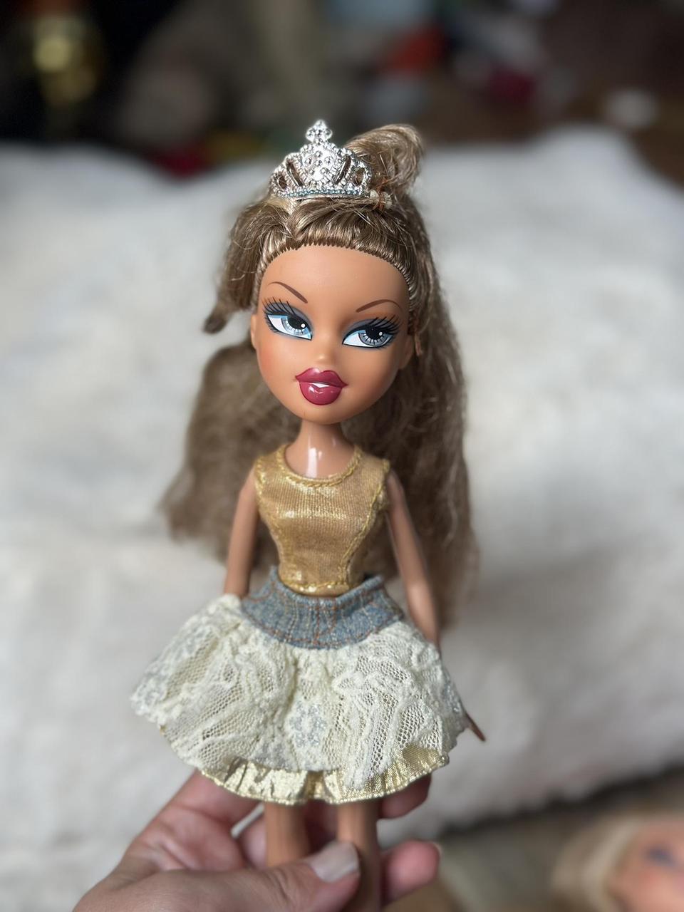 Bratz Princess Fianna. Lovely condition although