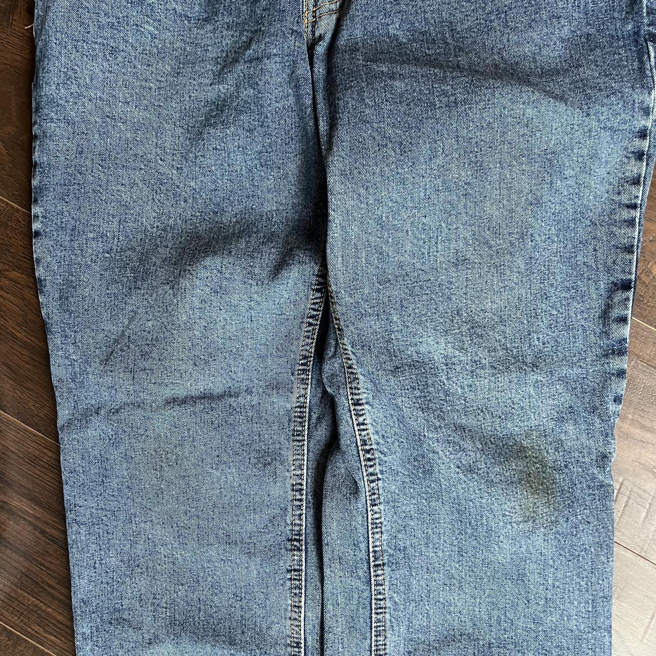 Distressed Levi’s jeans perfect for your streetwear... - Depop
