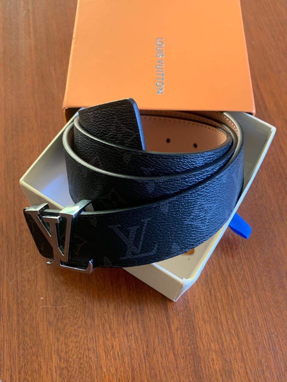 black lv belt