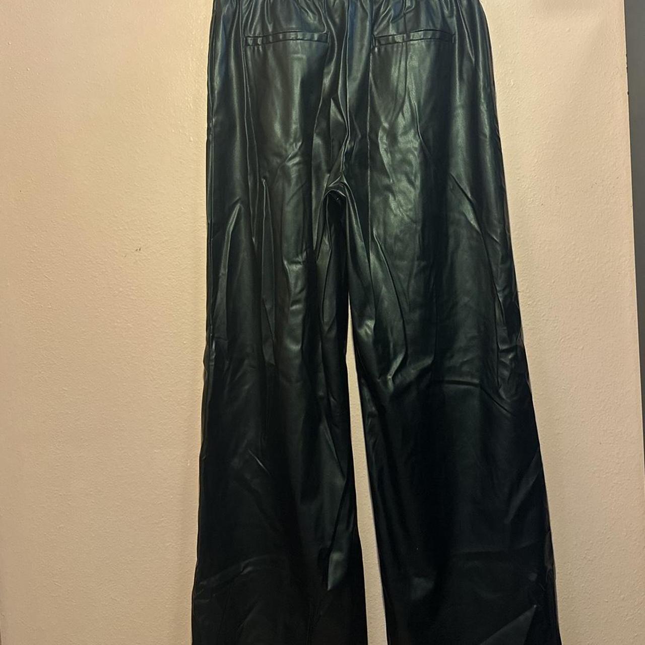 Baggy Leather pants from ZARA. Size Medium. (PRICE