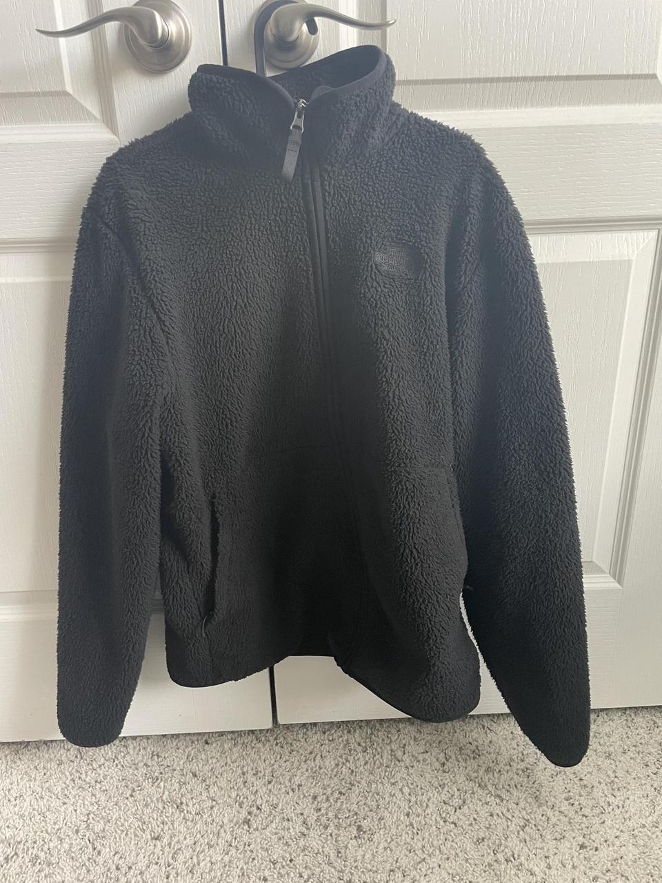 North face Sherpa sweater Size M - Depop