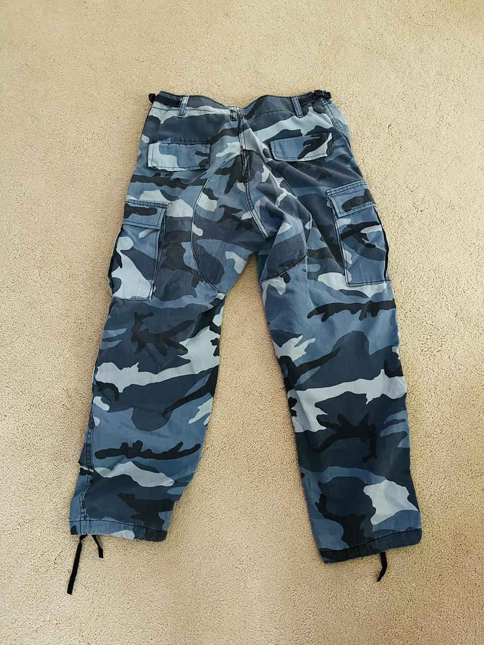 Sky blue camo hot sale cargo pants