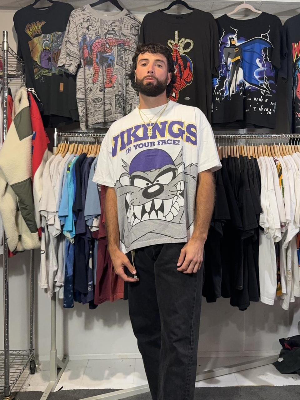 Vintage 1993 Looney Tunes MN store Vikings Shirt