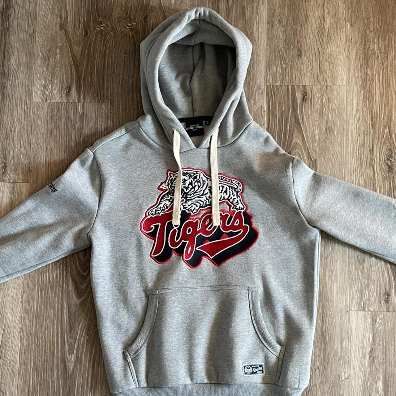 item listed by smoked8urgundy