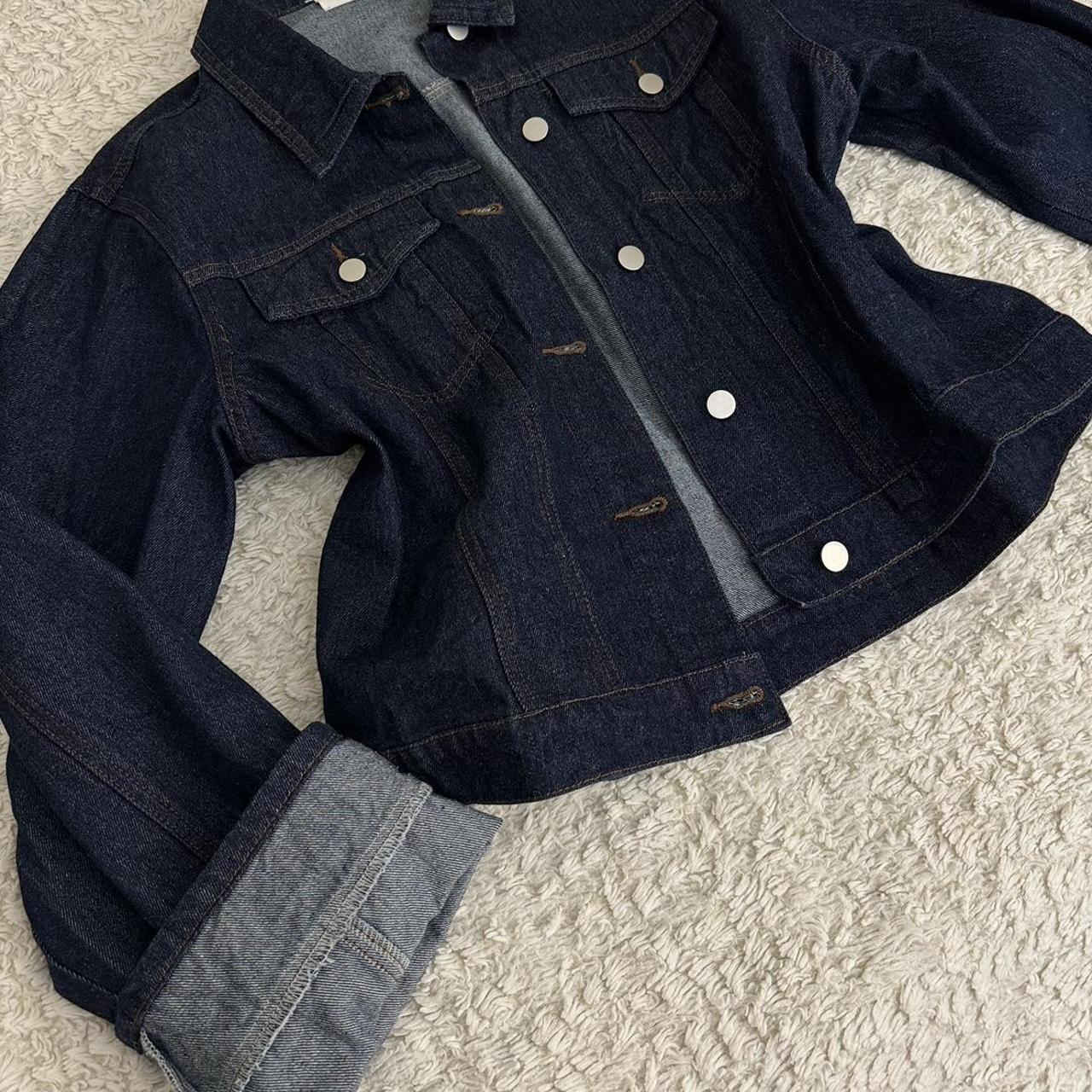 item listed by nadialerma00