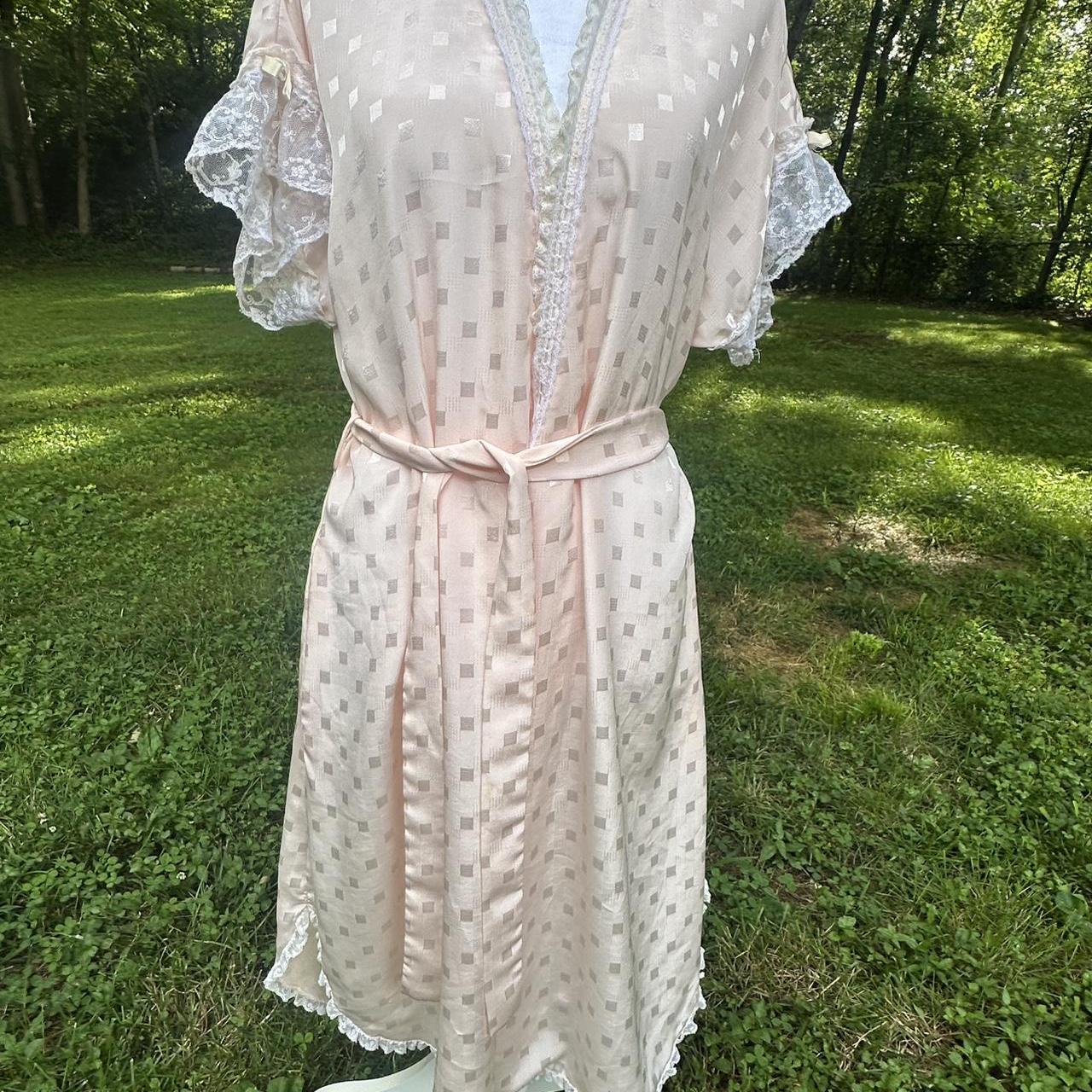 item listed by thriftylilthang__
