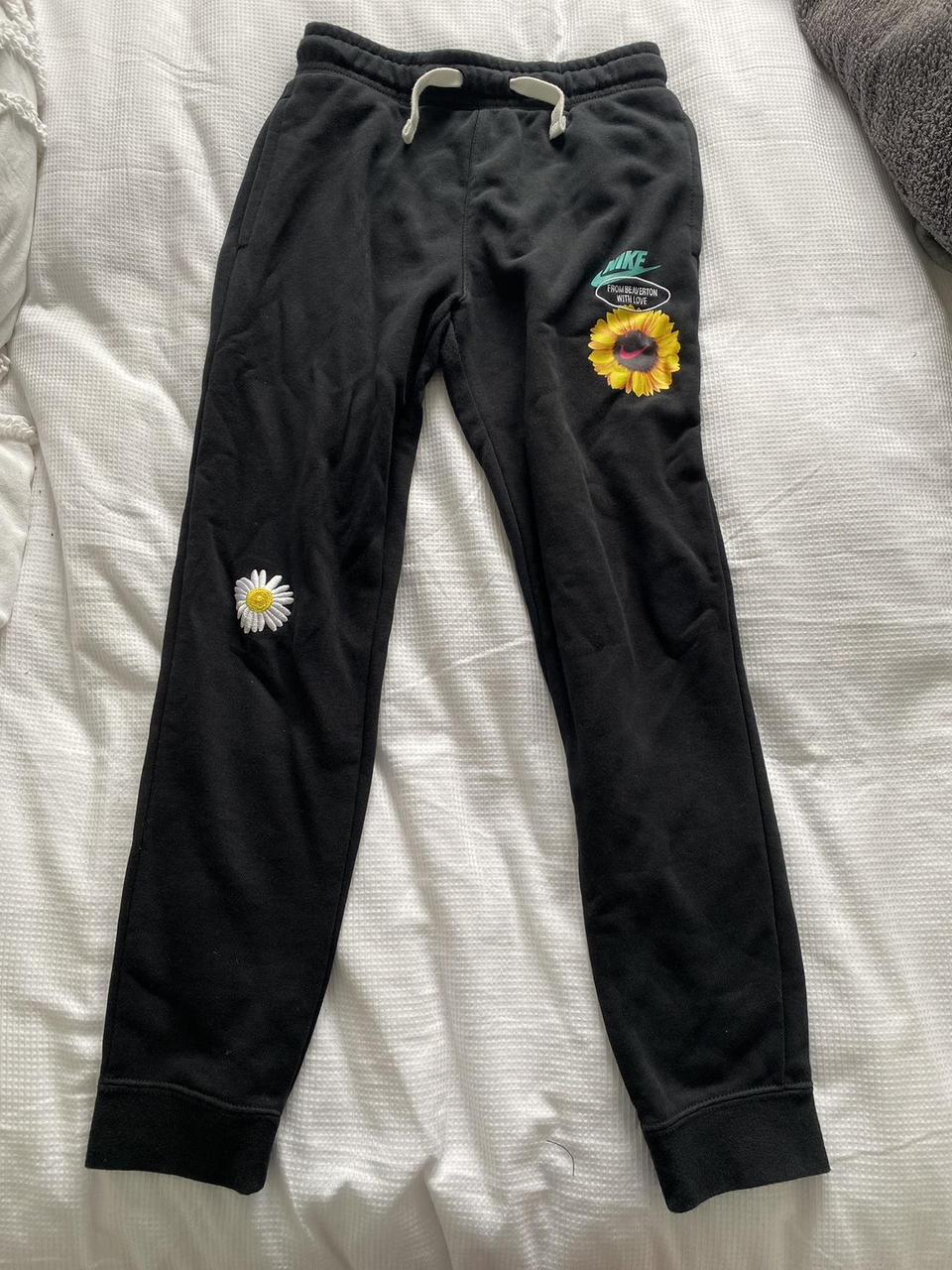 Nike daisy sweatpants sale