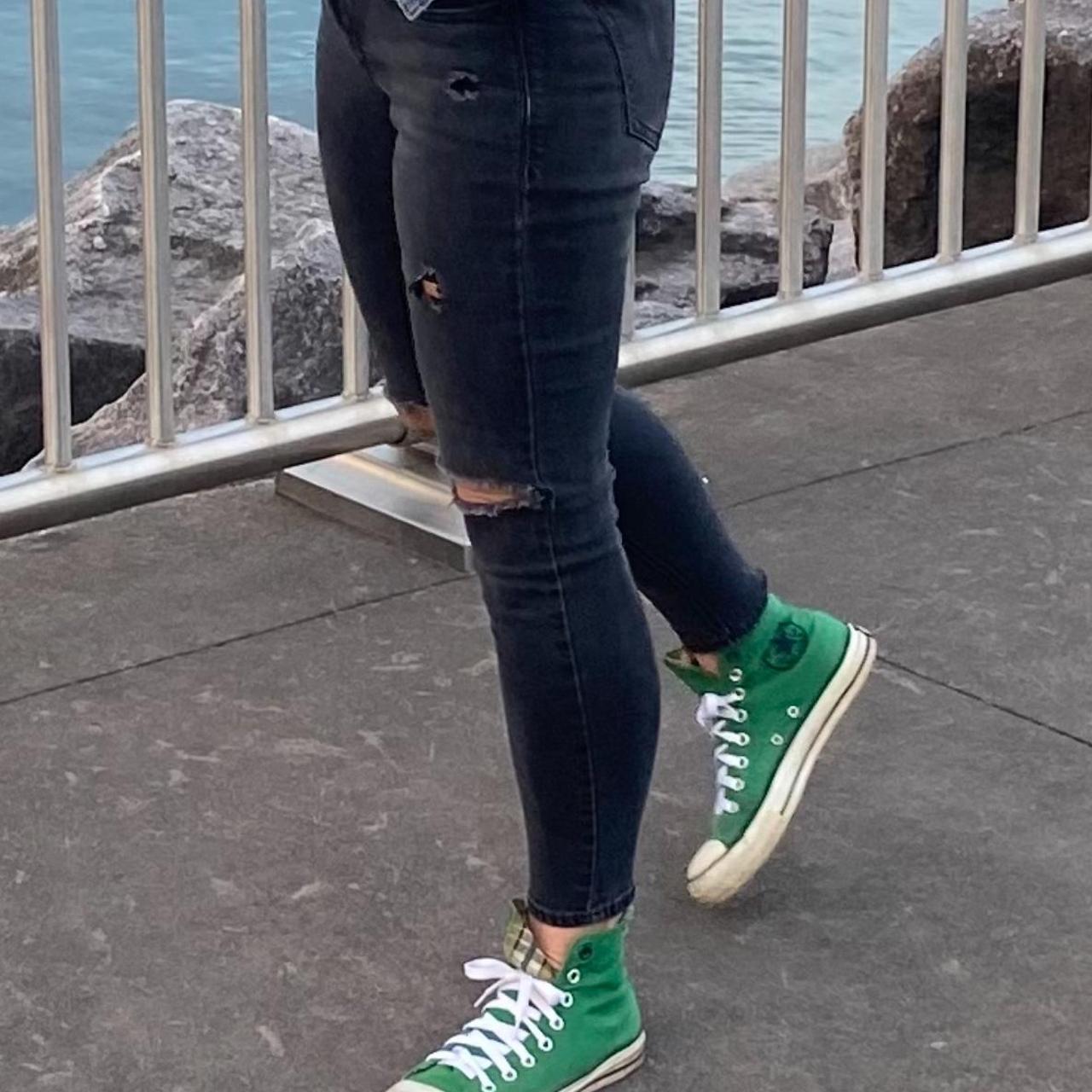 green converse outfit