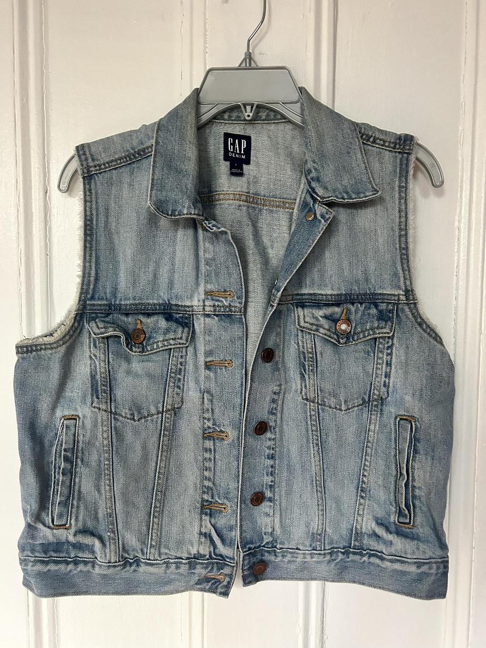 Gap Women s Denim Vest Depop