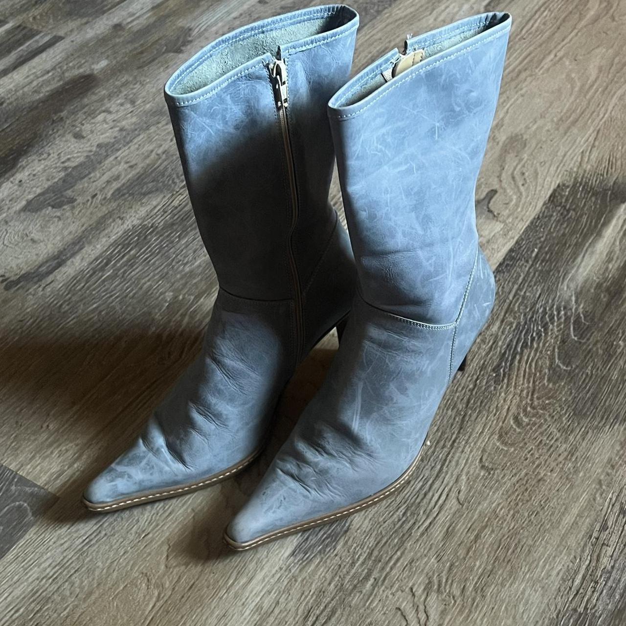 item listed by leyahtings