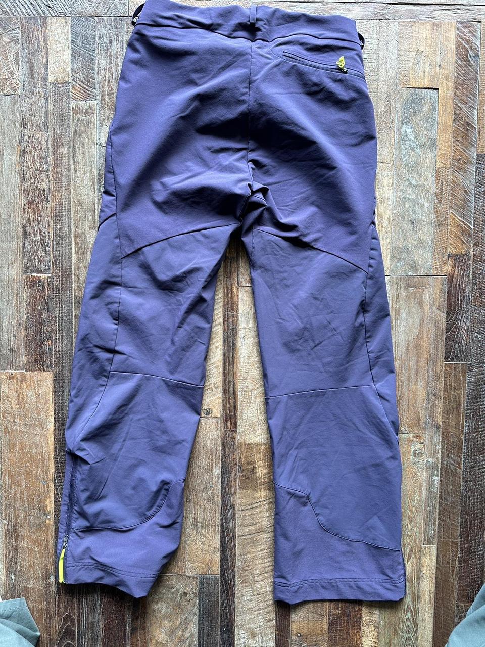 Woman’s 2000s The North Face rock climbing pants Depop
