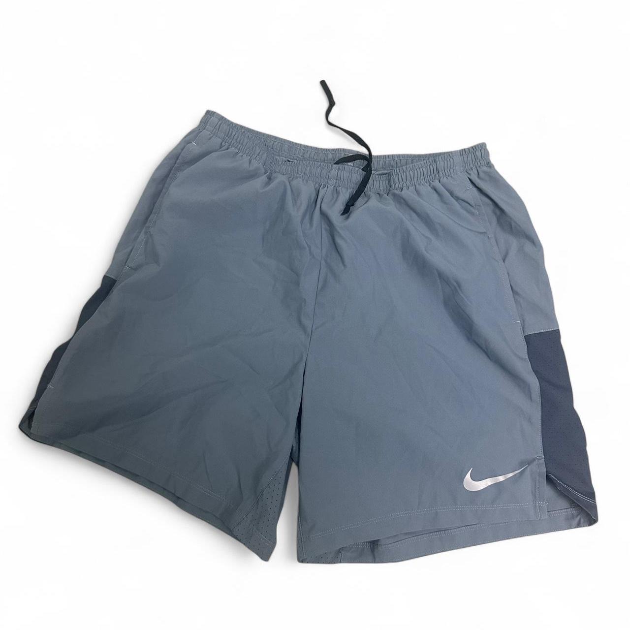 item listed by univ7rse