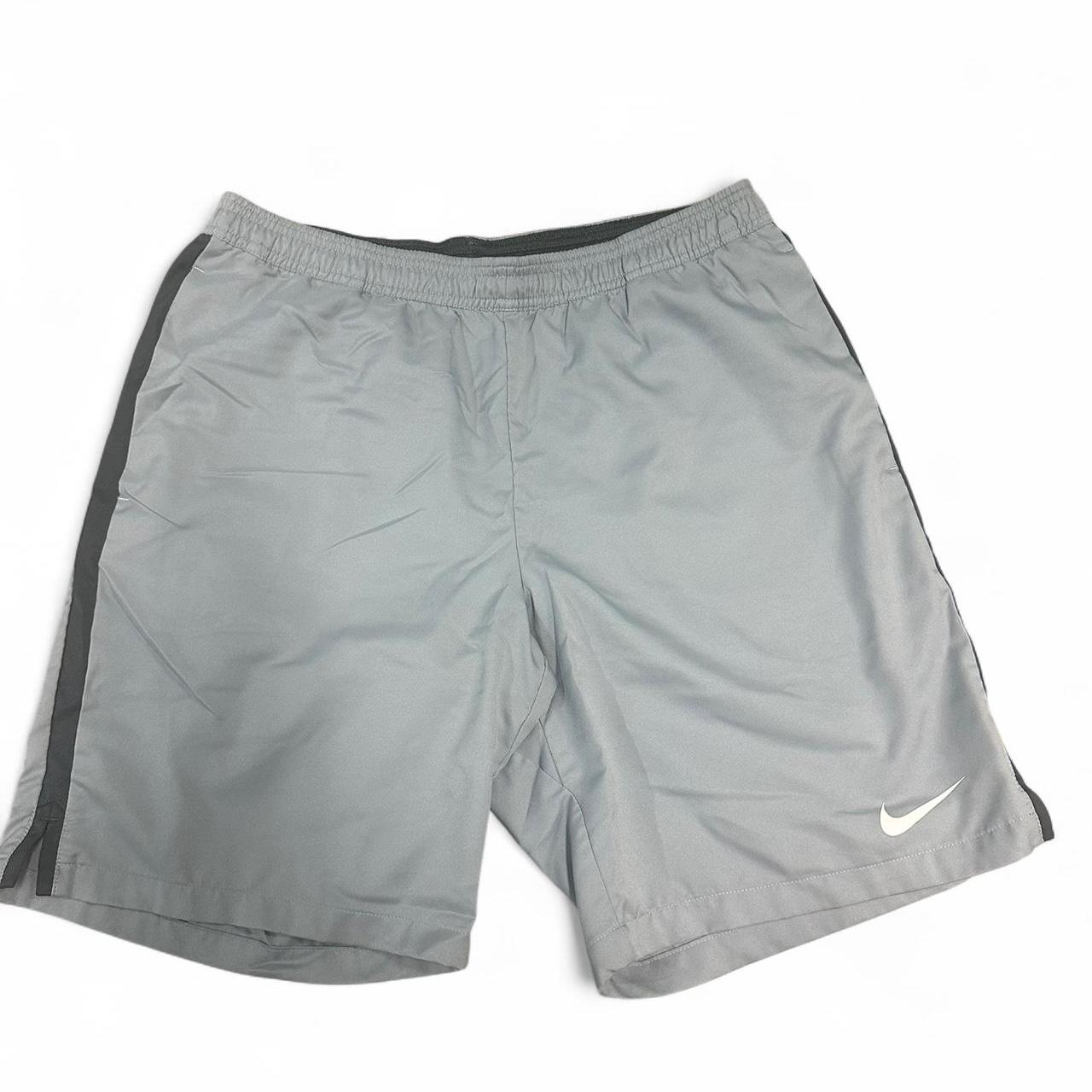 item listed by univ7rse