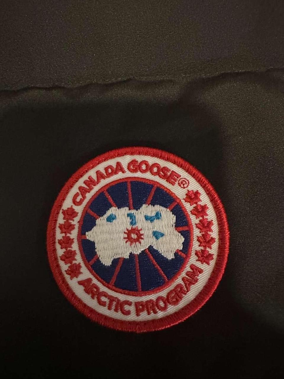 Canada goose gilet - Depop