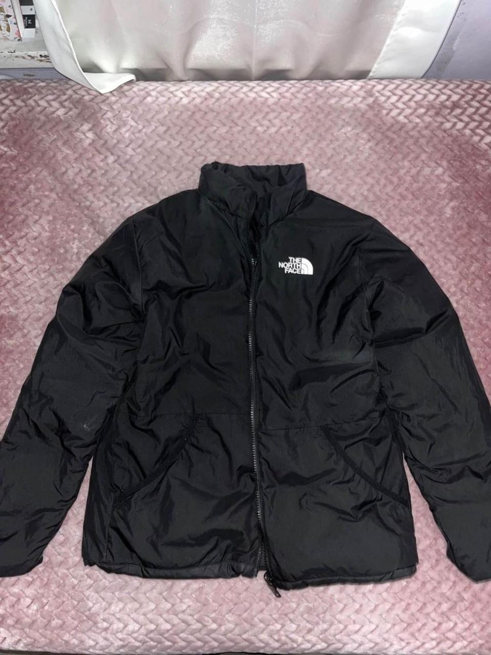 north face reversible puffer boys 14/16 fits like... - Depop