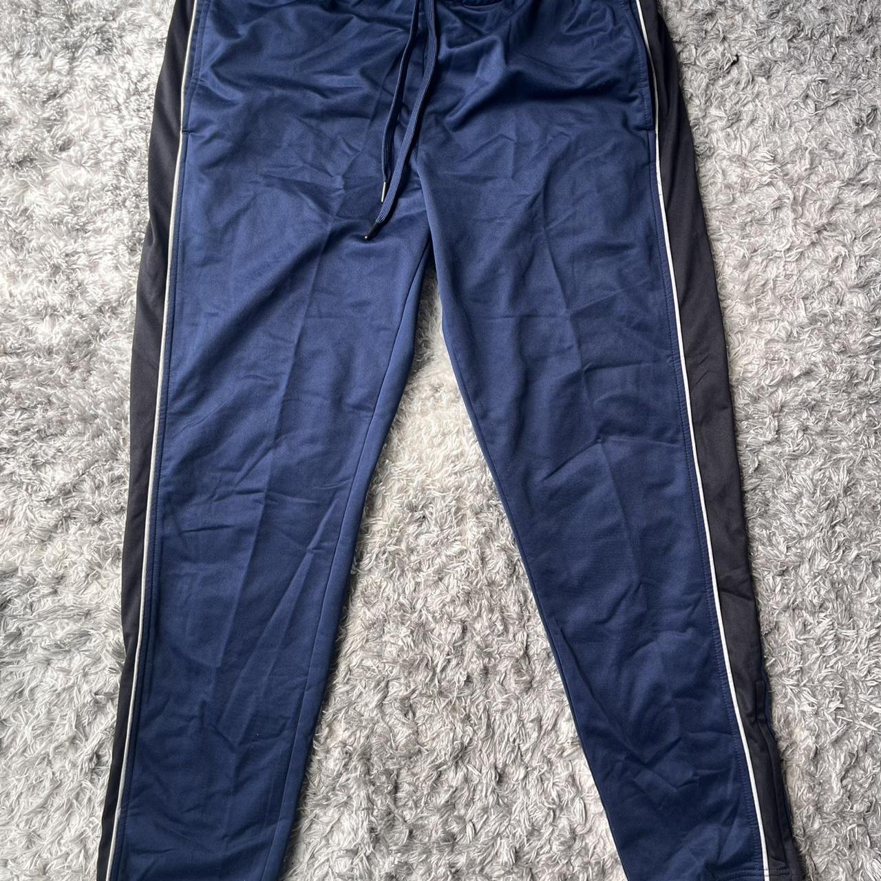 item listed by samlipscomb11