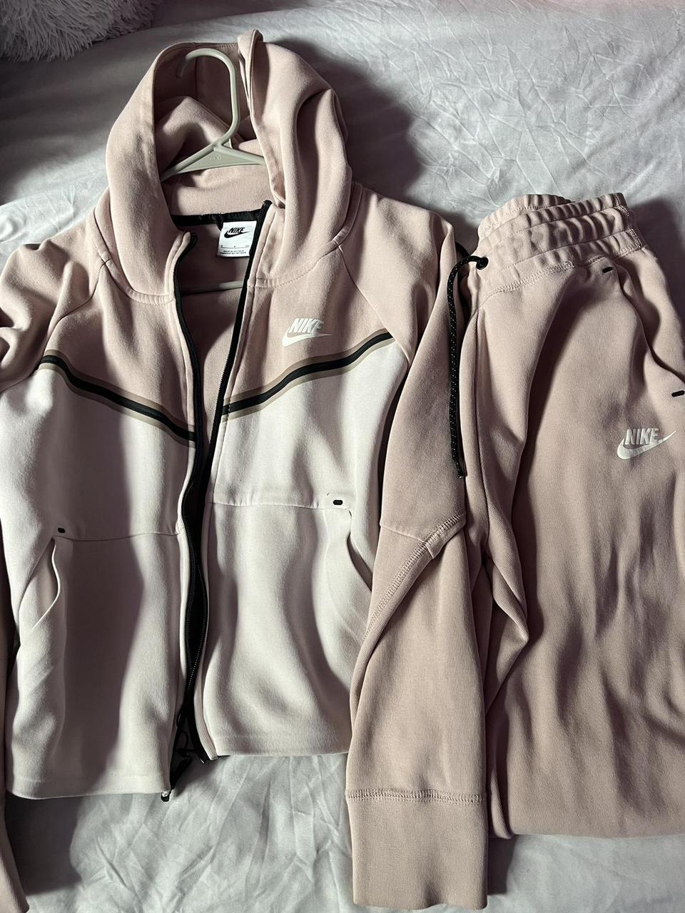 Women s Small Pink Nike Tech Fleece Suit Selling