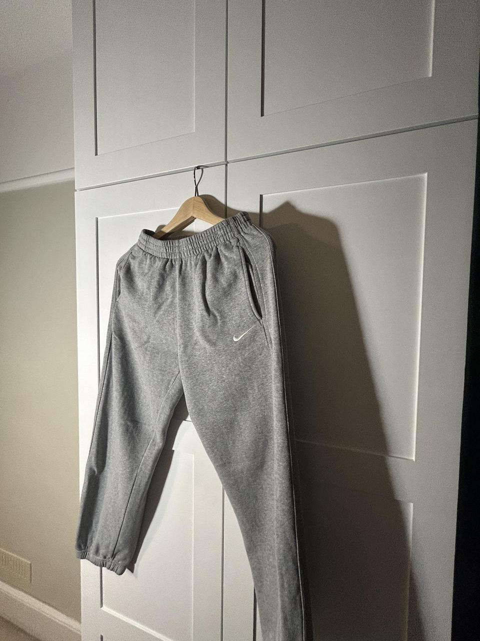 baggy joggers nike