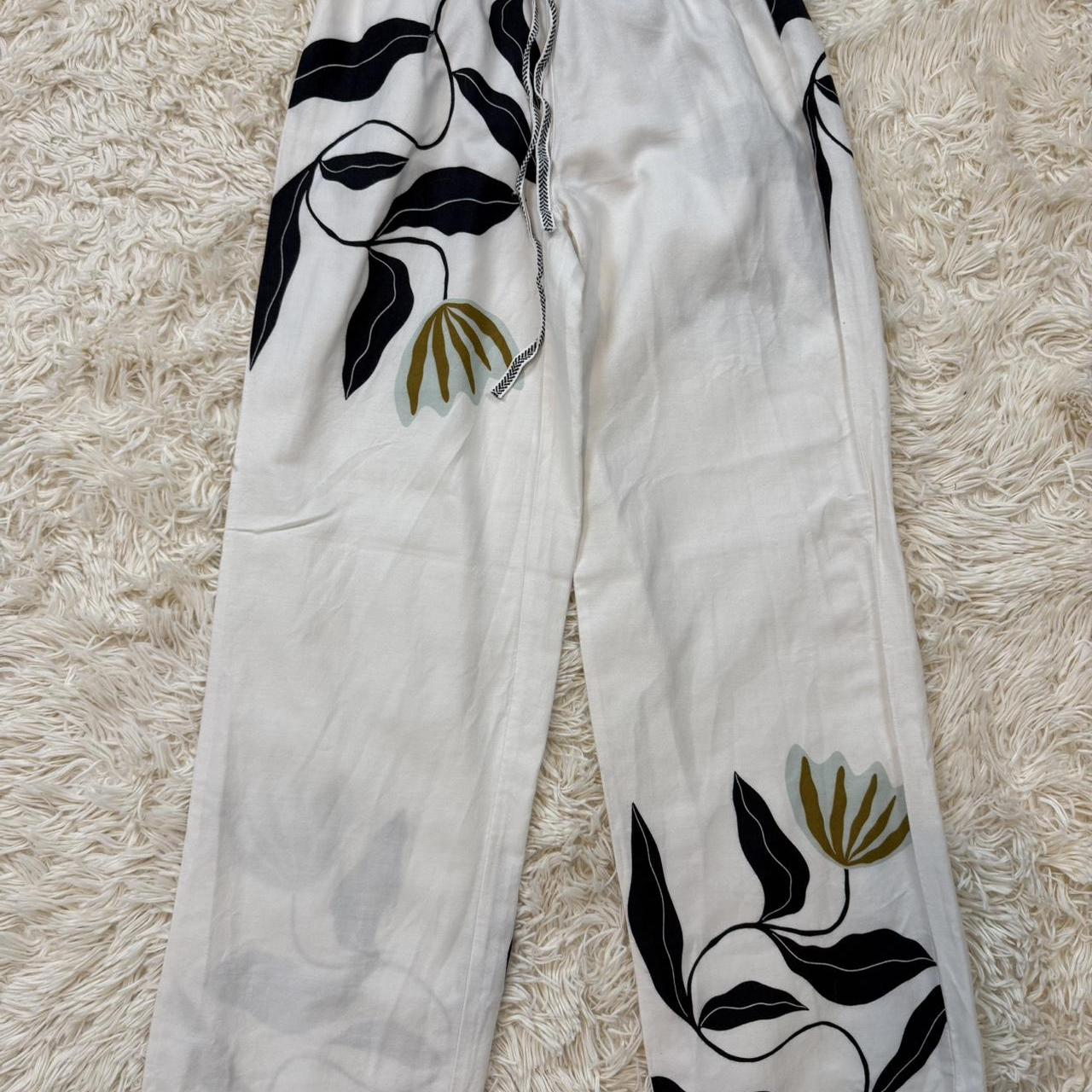 item listed by annakovan