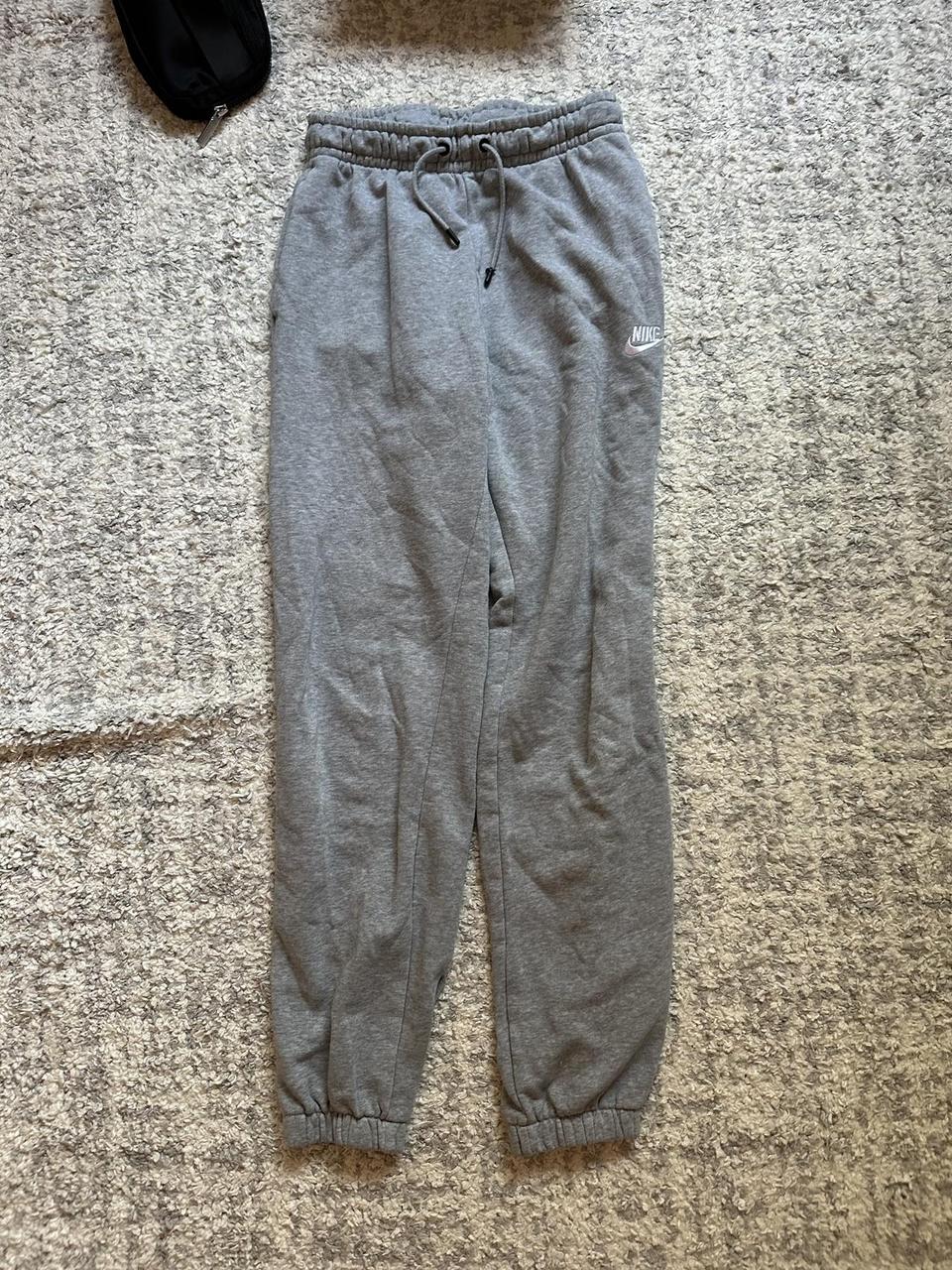 womens nike sweatpants gray