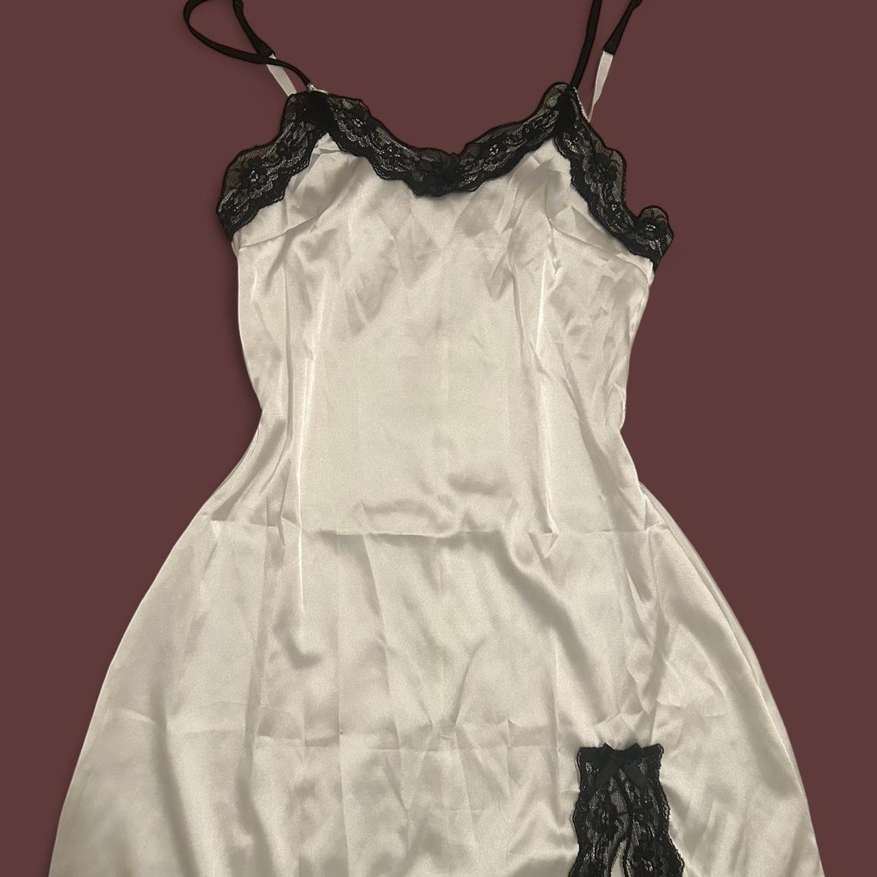 item listed by y2kstylevault