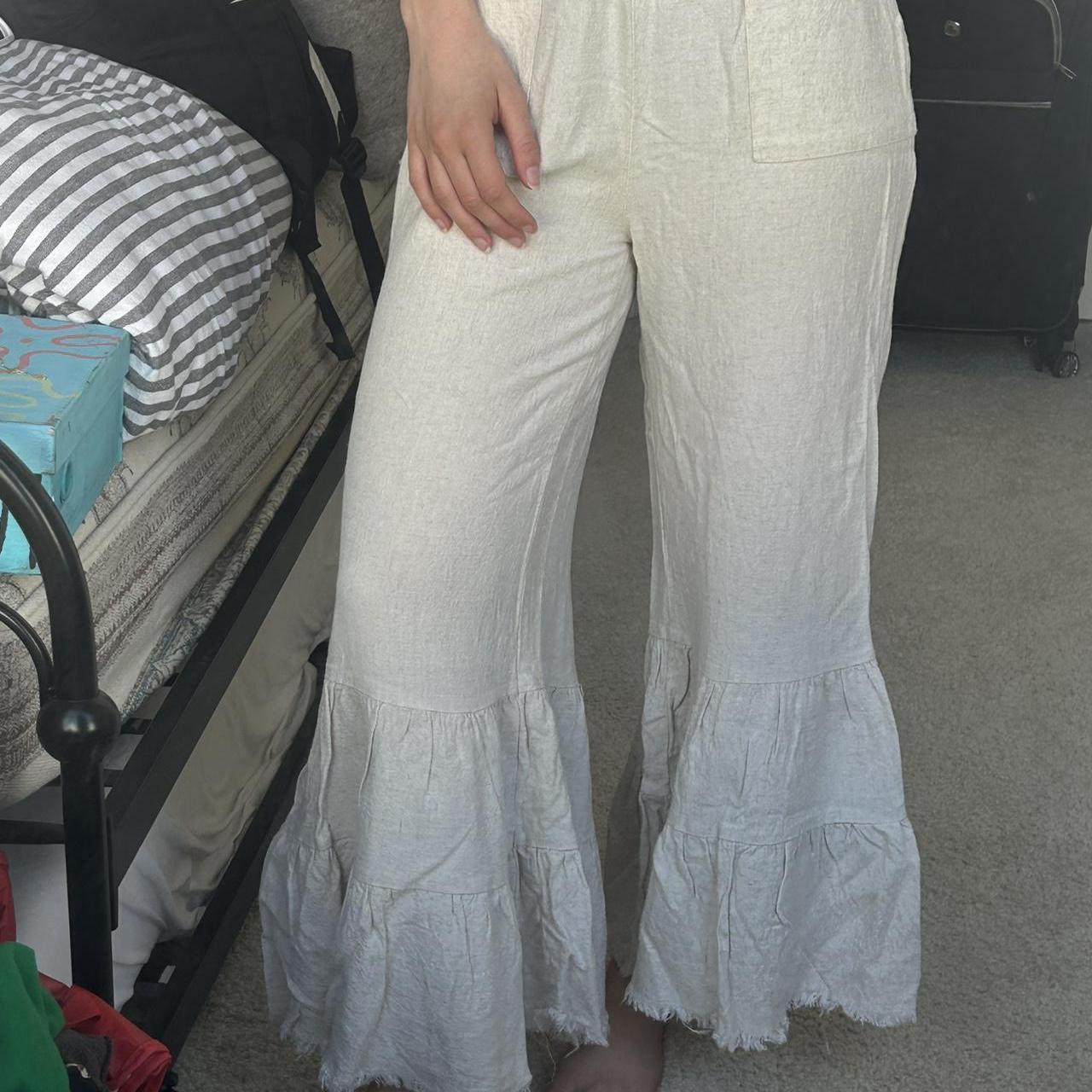Super cute linen pants💘💘 ⭐️ Ruffles at the bottom so... | Depop