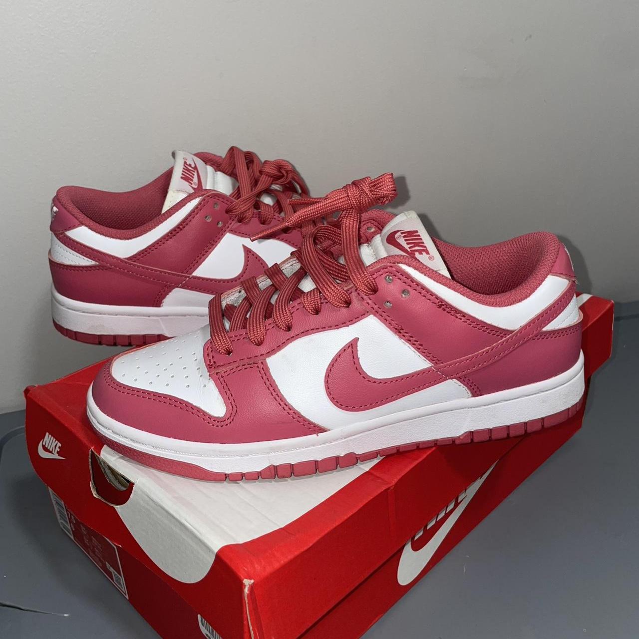 womens pink nike dunks