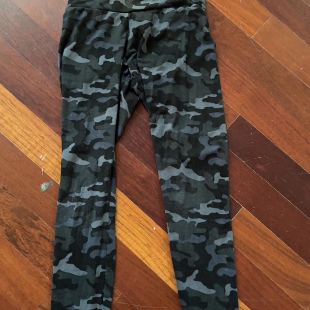 Express hotsell camo leggings