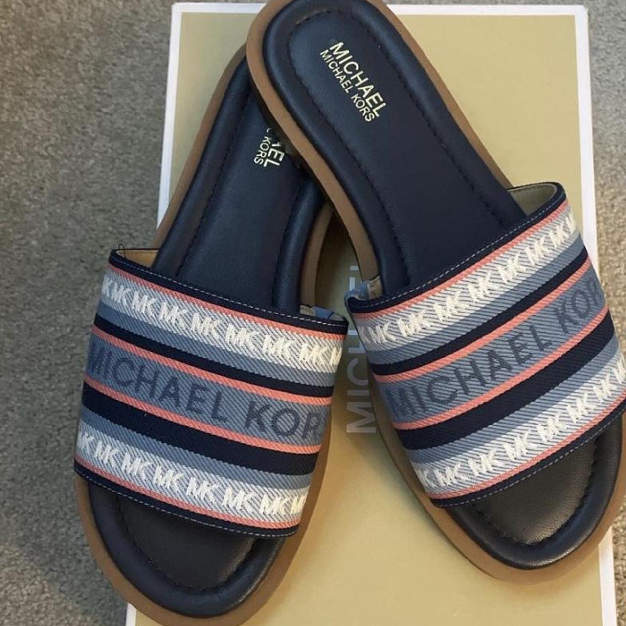 Michael kors valerie slide us size 6, think this is... - Depop